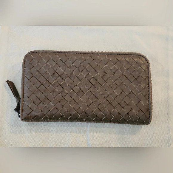 Bottega Veneta Intrecciato Leather Zip Around Wallet - Picture 13 of 14